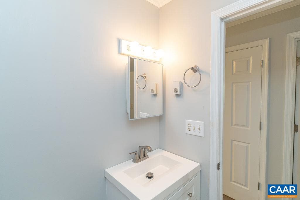 6920 Albevanna Spring Rd photo 17