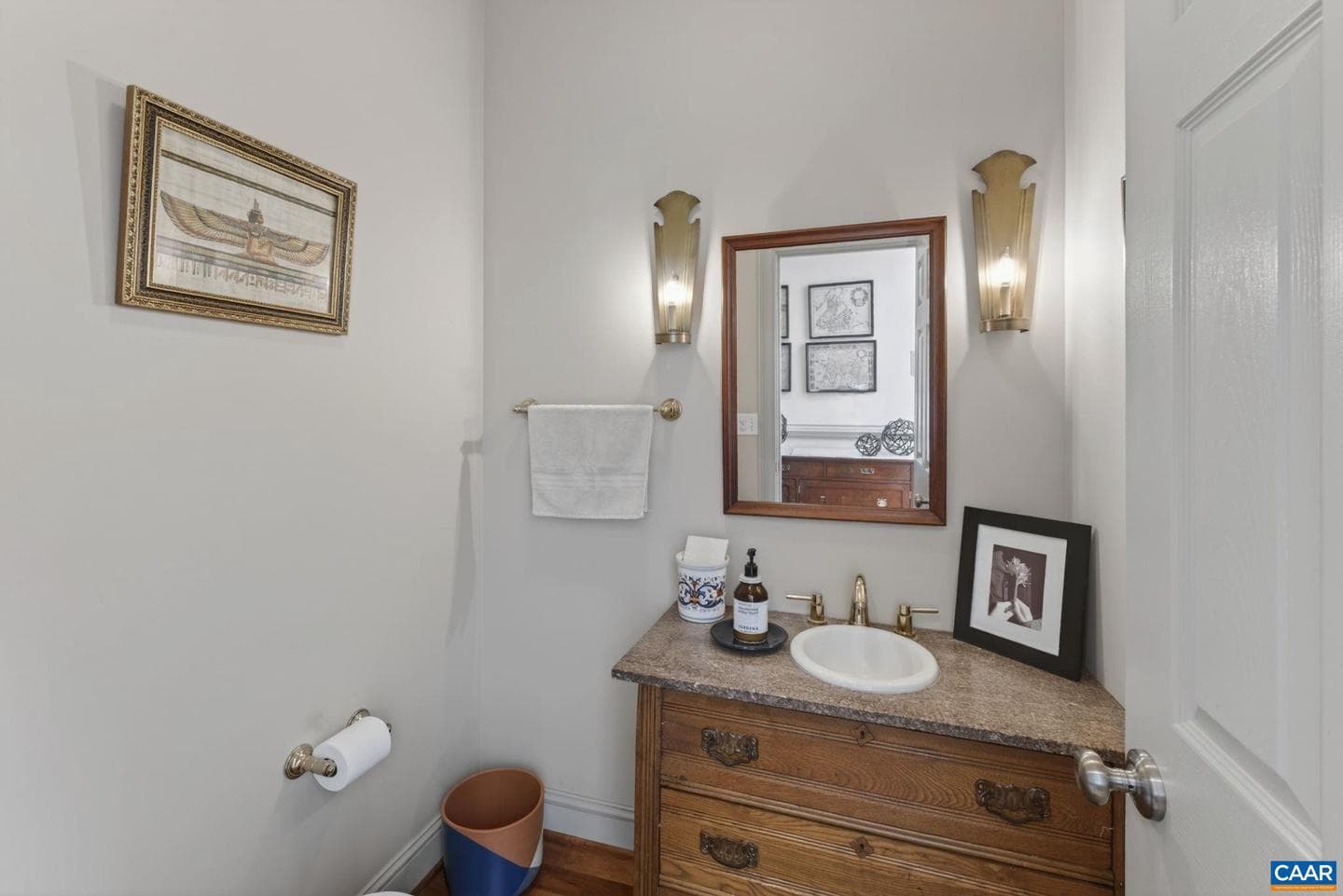 380 Ballenger Ln photo 36
