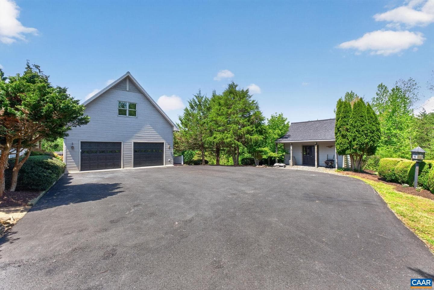 380 Ballenger Ln photo 58