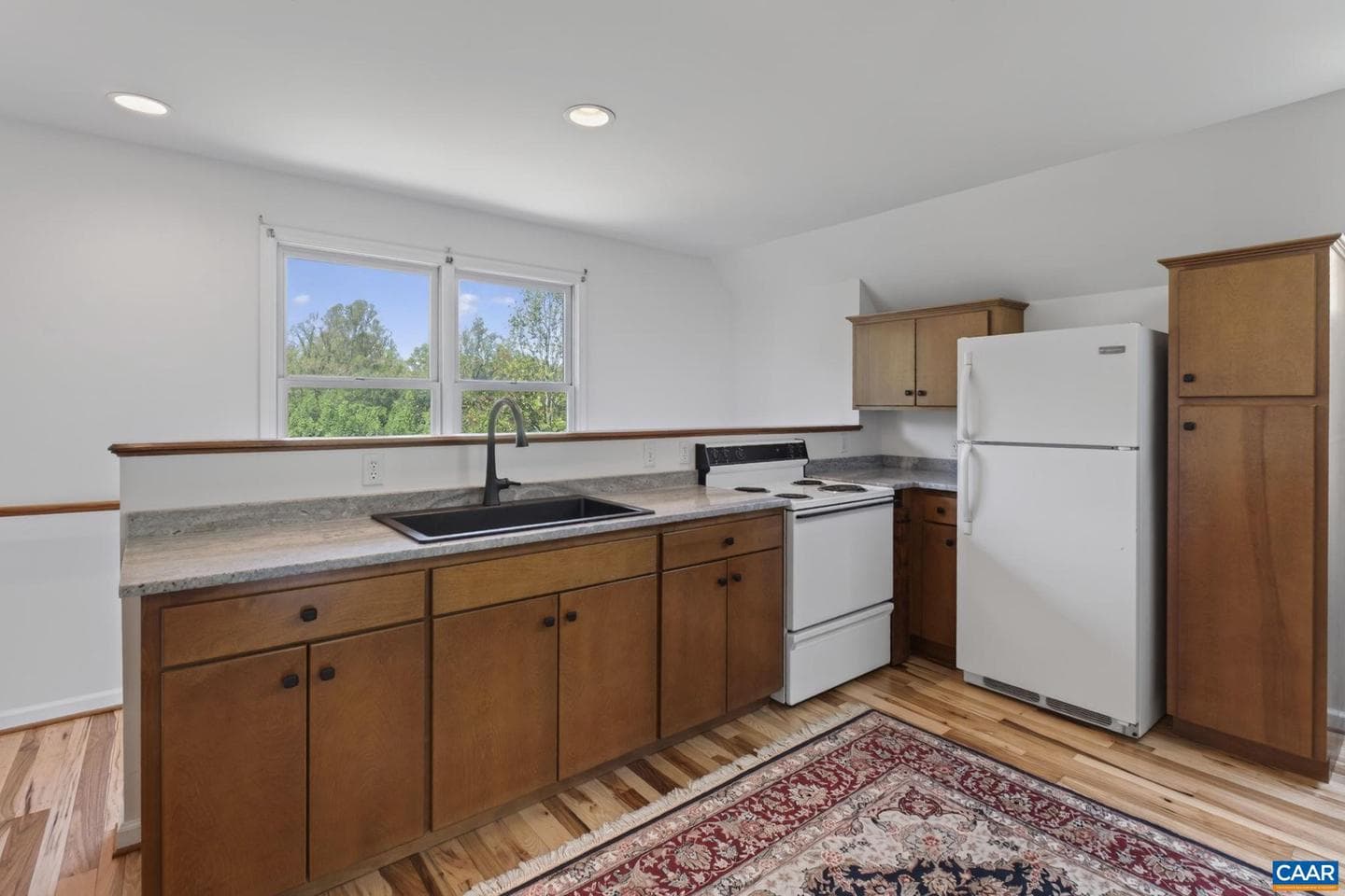 380 Ballenger Ln photo 64