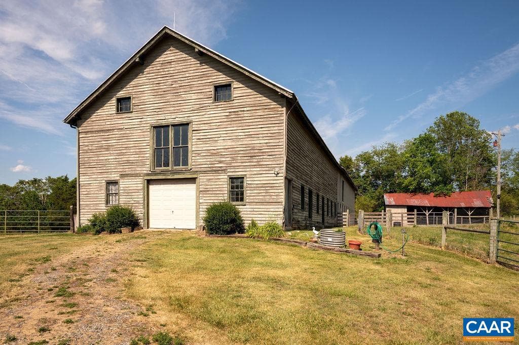 160 Old Farm Holw photo 3