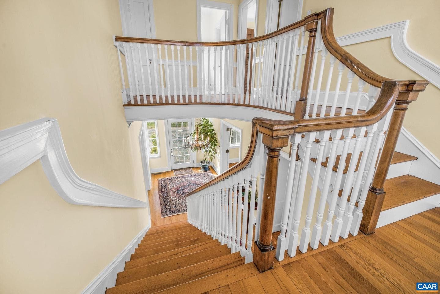 410 White Gables Ln photo 32