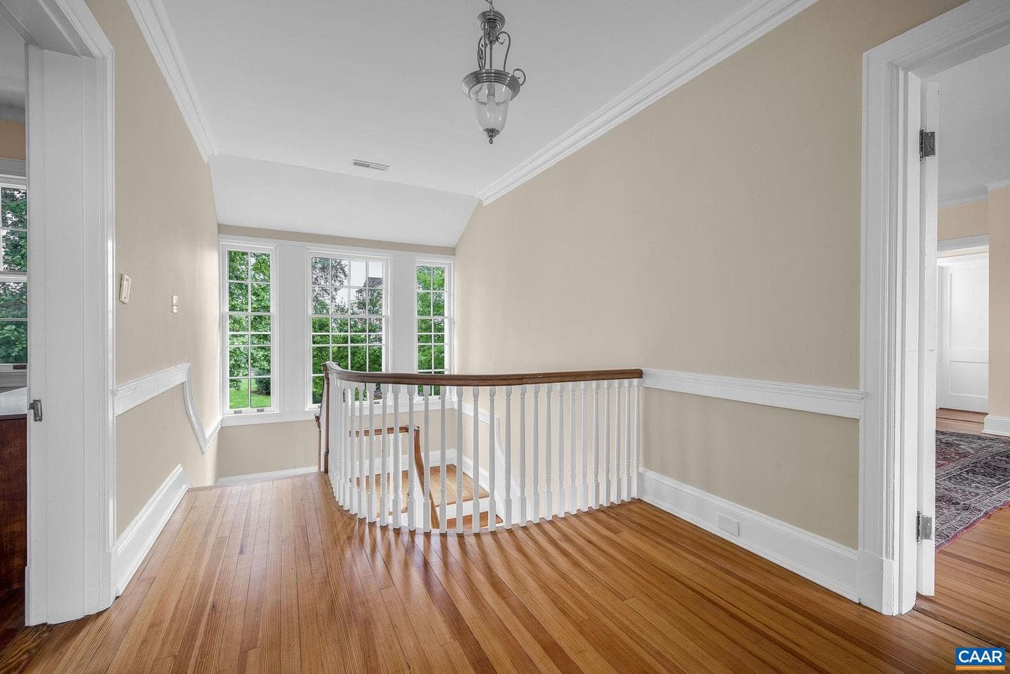 410 White Gables Ln photo 33