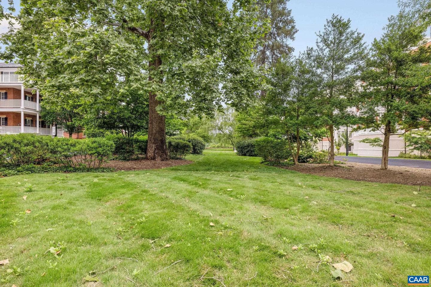 410 White Gables Ln photo 51