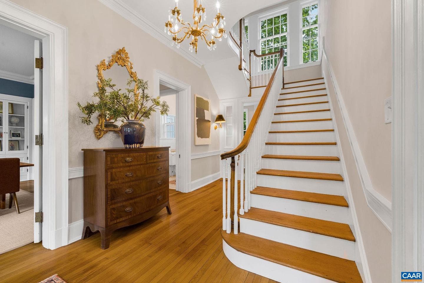 410 White Gables Ln photo 8