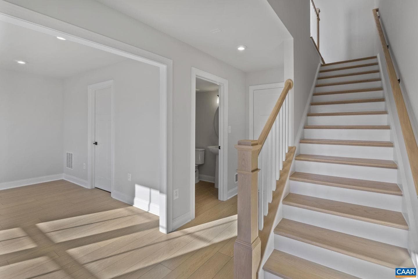 3608 Hilah Ln photo 7