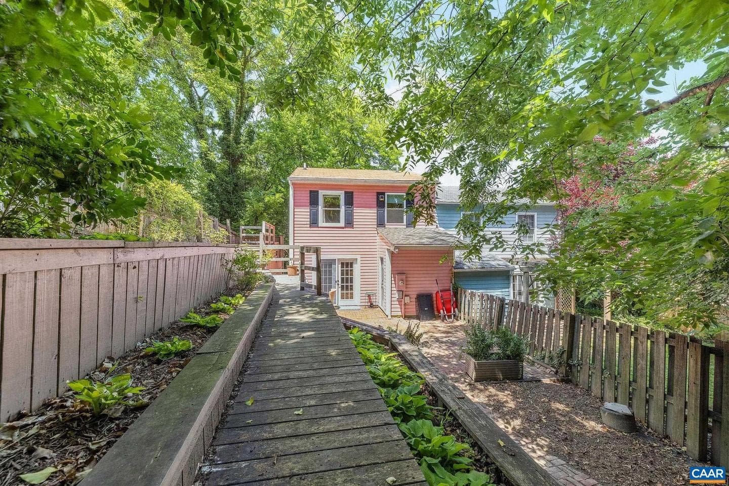 616 Brown St photo 26