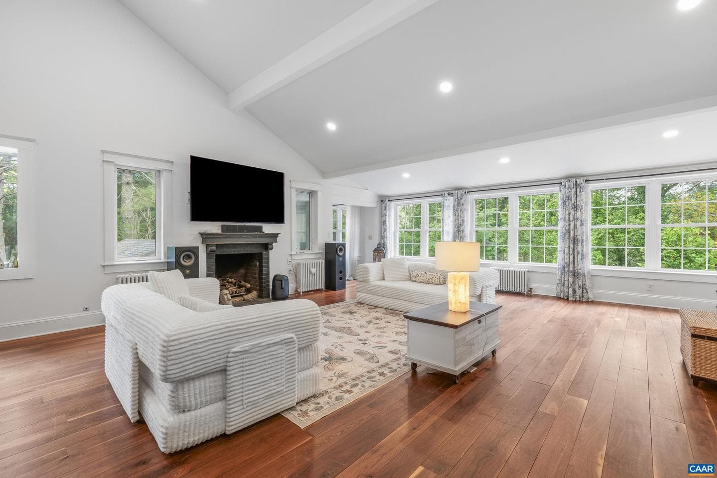 104 Buckingham Cir photo 4