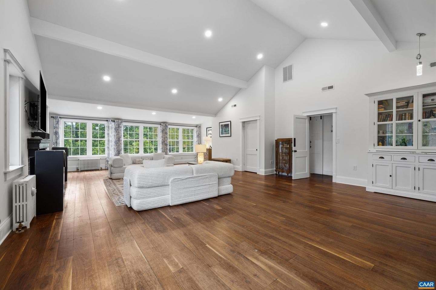 104 Buckingham Cir photo 6