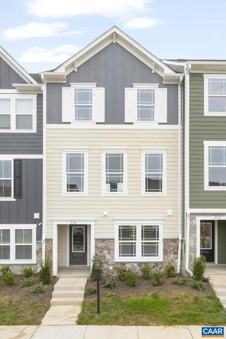 141 Park Ridge Dr, Crozet