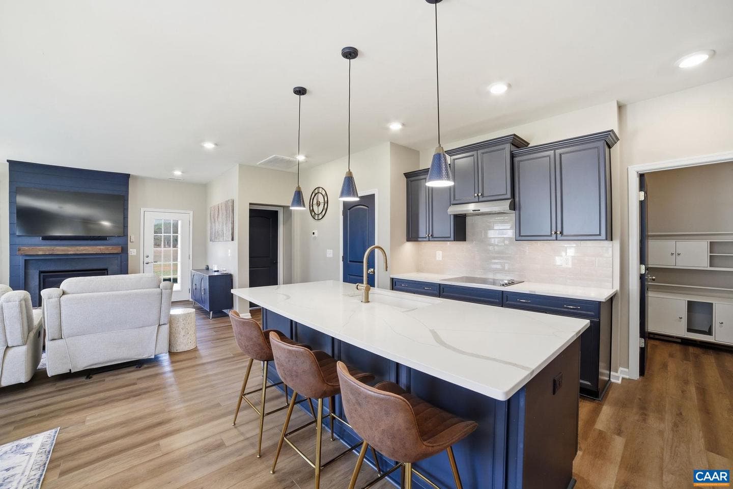 424 Bayberry Ln photo 11