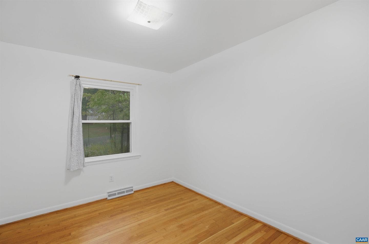 2238 Banbury St photo 17