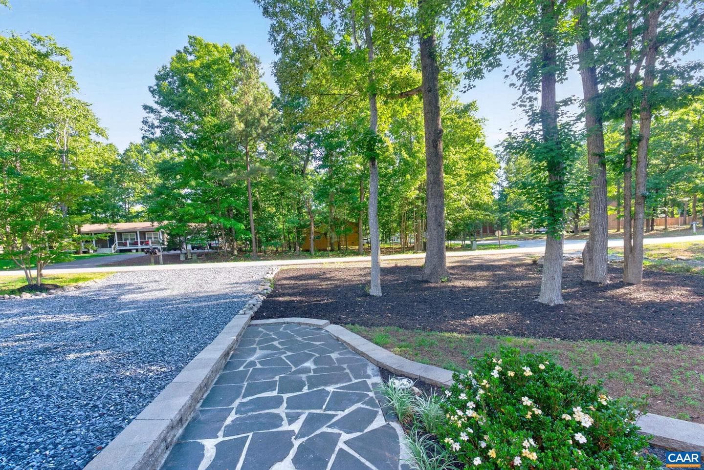 137 Jefferson Dr photo 11