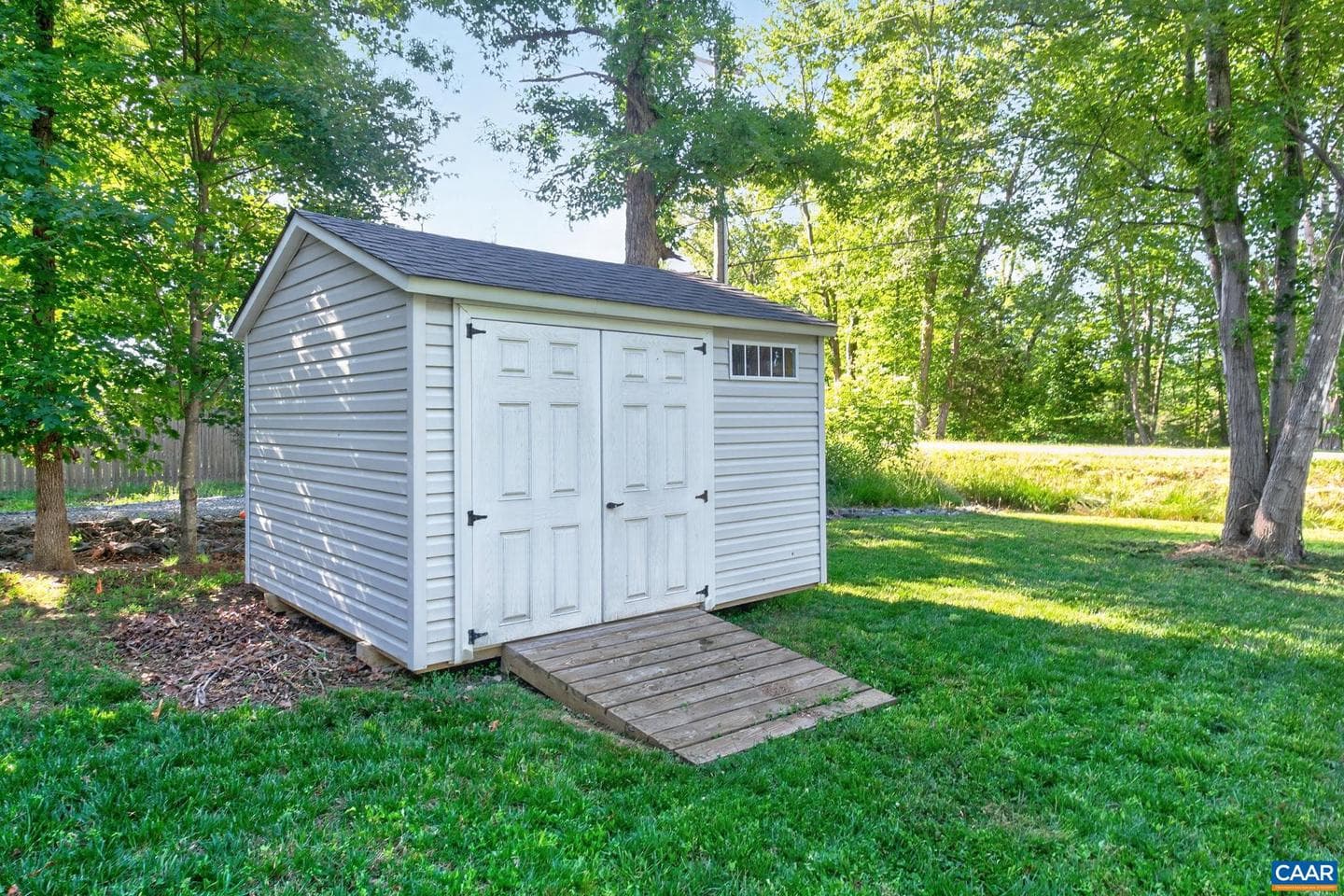 137 Jefferson Dr photo 35