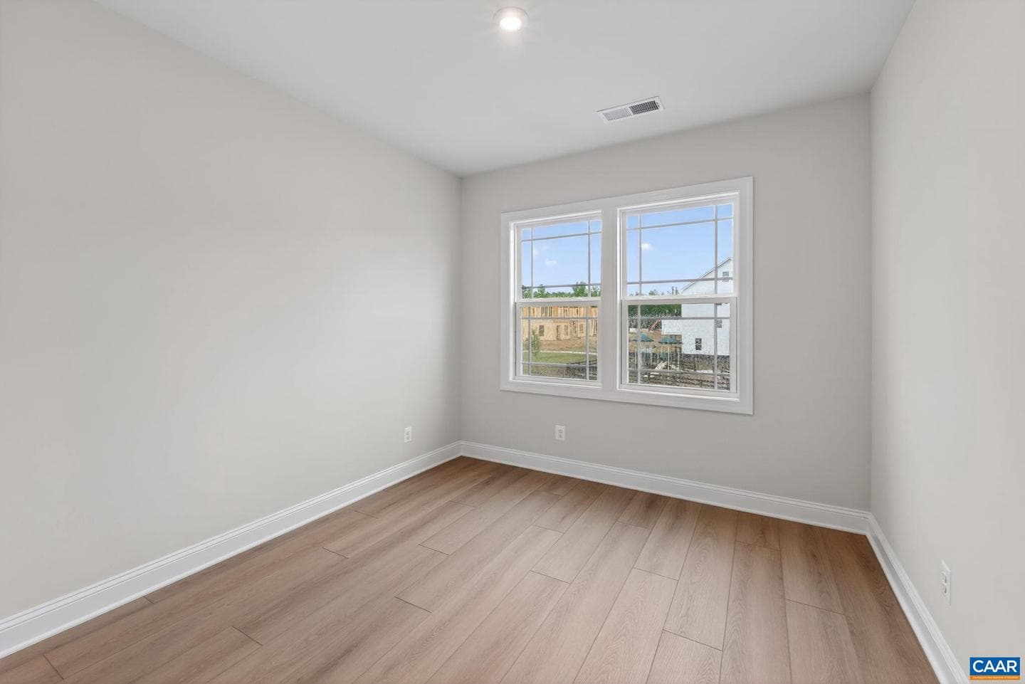 1380 Marcella St photo 33