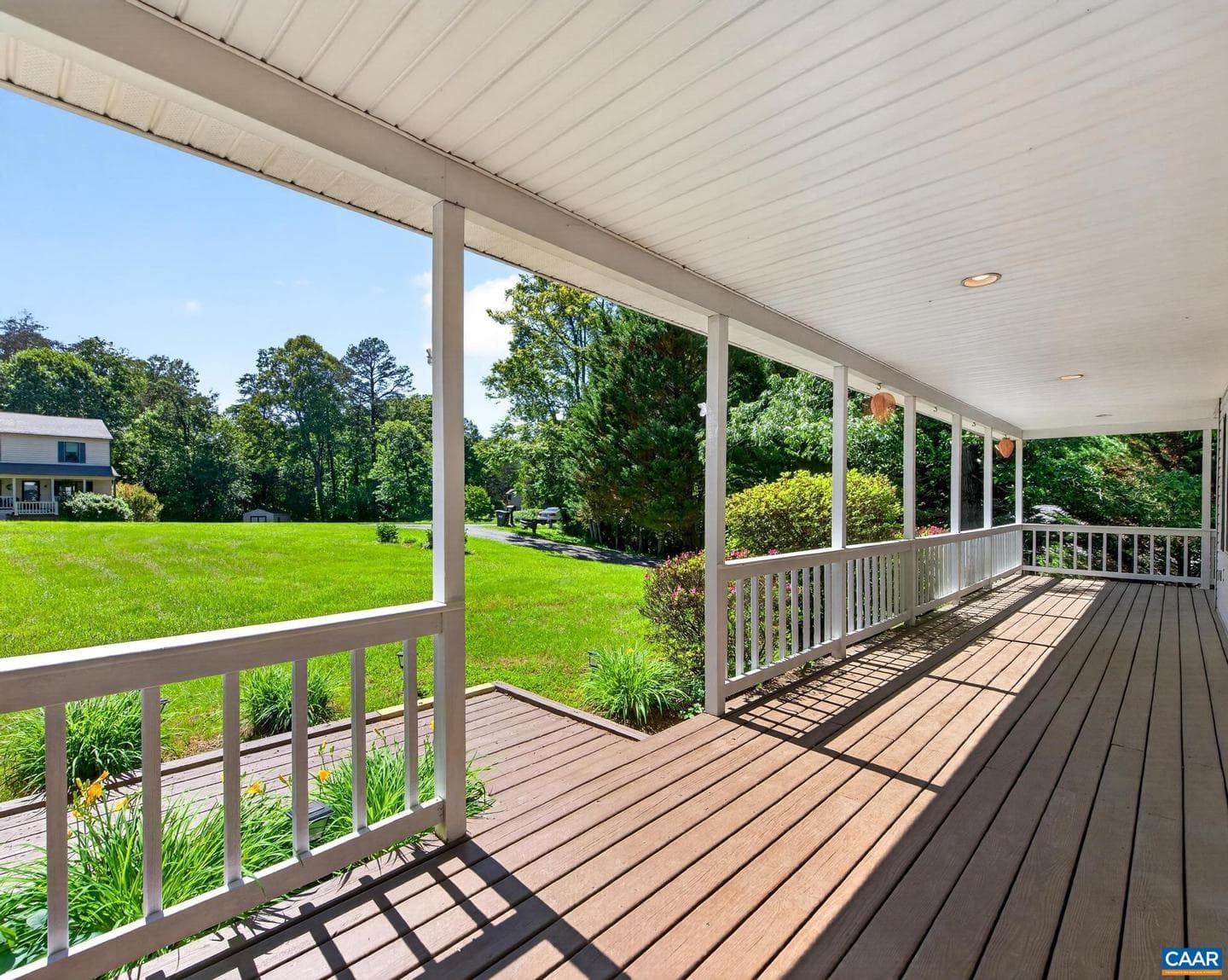 504 Deer Dr photo 12