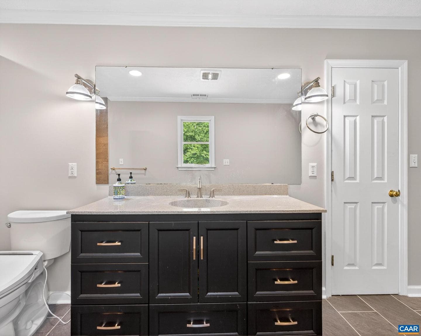 504 Deer Dr photo 38