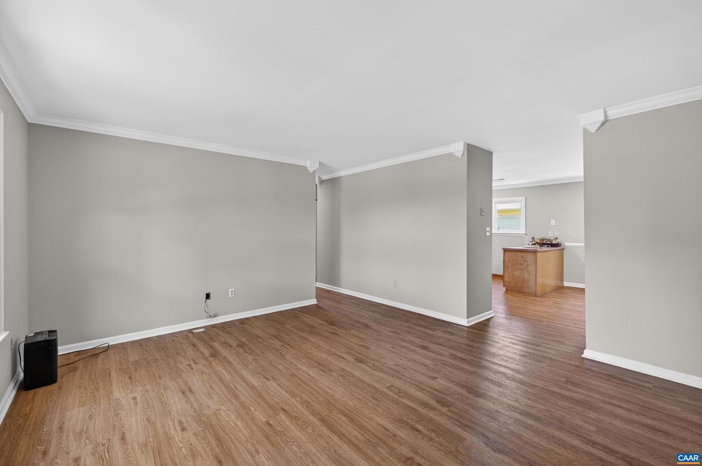 213 Oak St photo 16