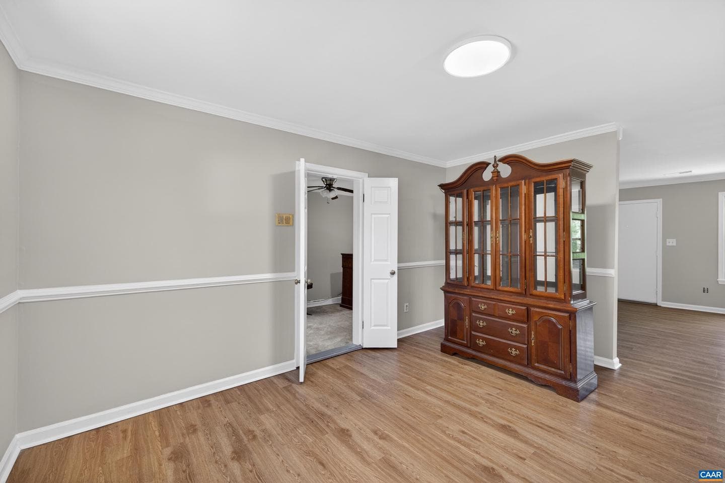213 Oak St photo 23