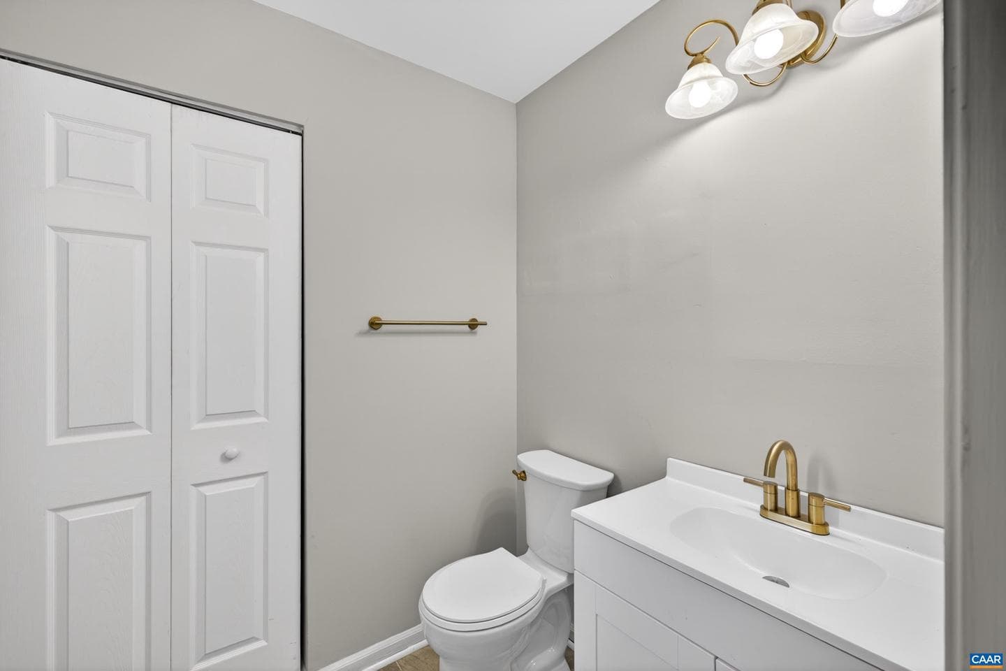 213 Oak St photo 27