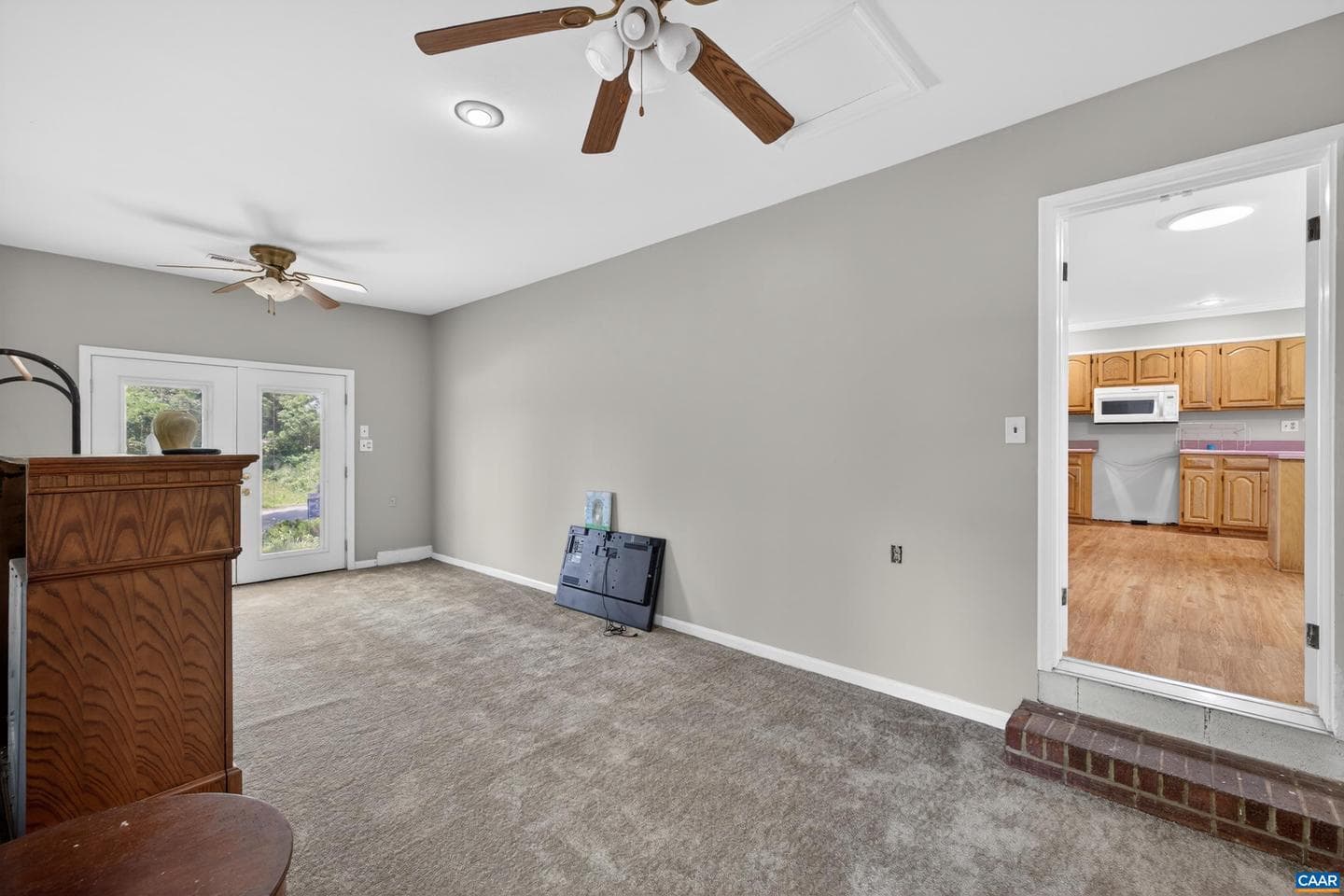 213 Oak St photo 42