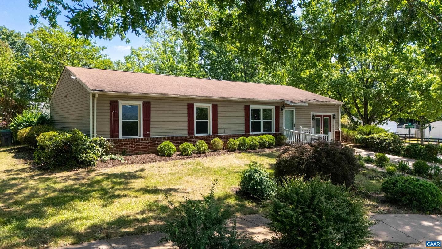 213 Oak St photo 57