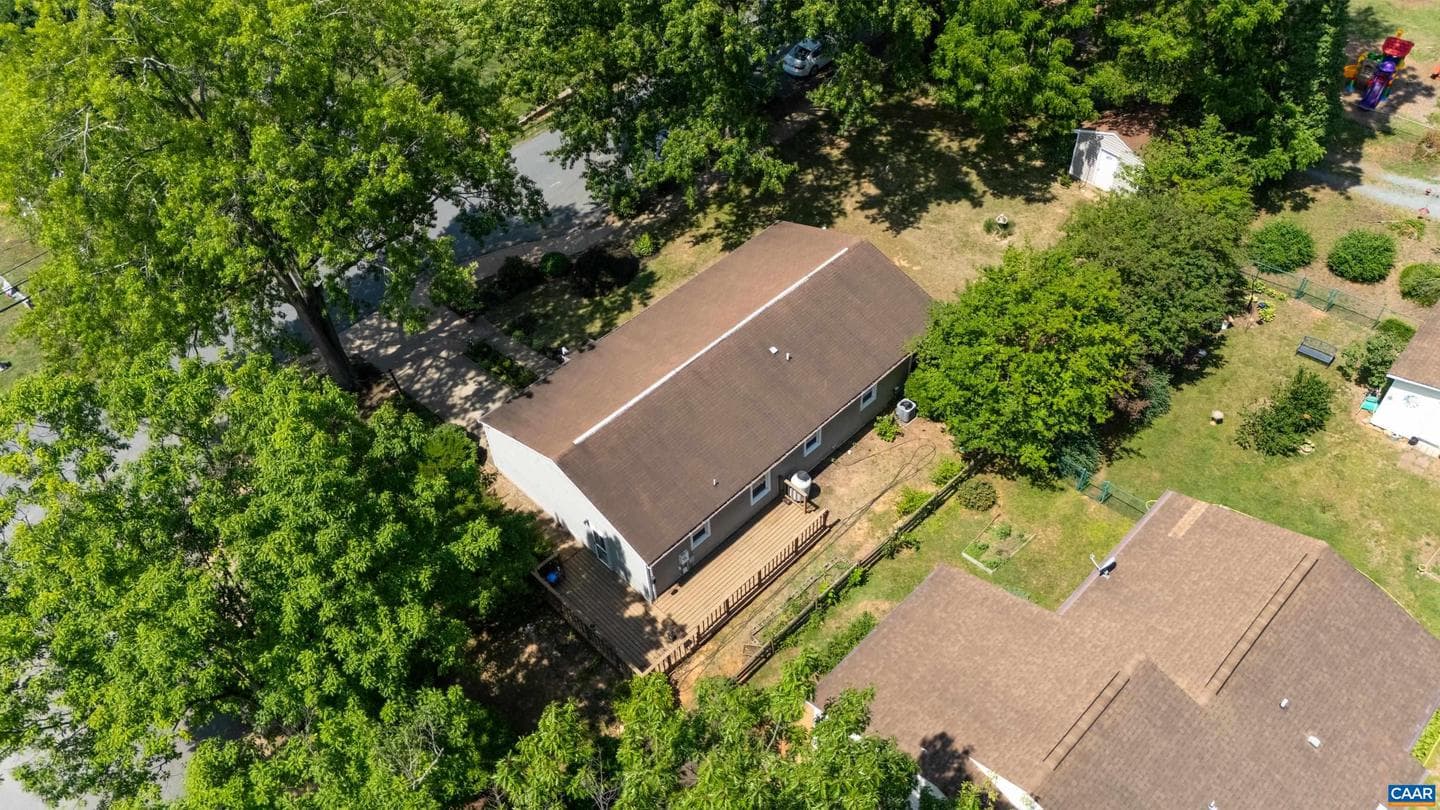 213 Oak St photo 61