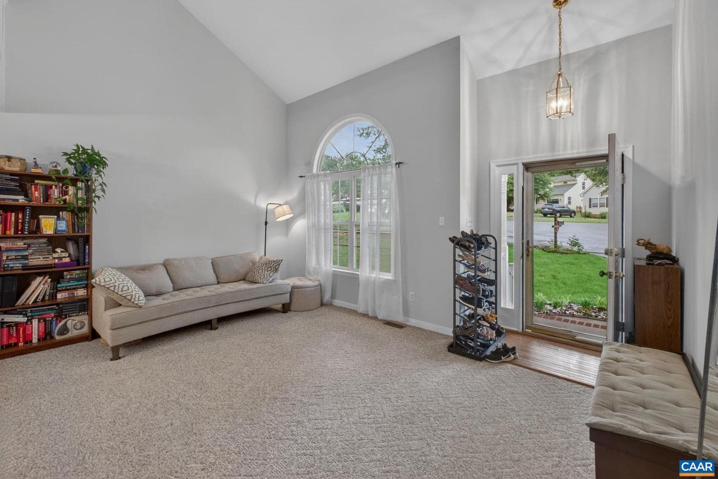 1092 Wintergreen Ln photo 8