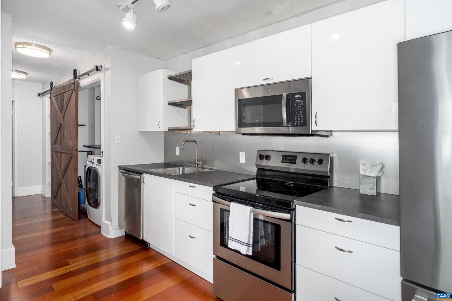 1800 Jefferson Park Ave #206 photo 14