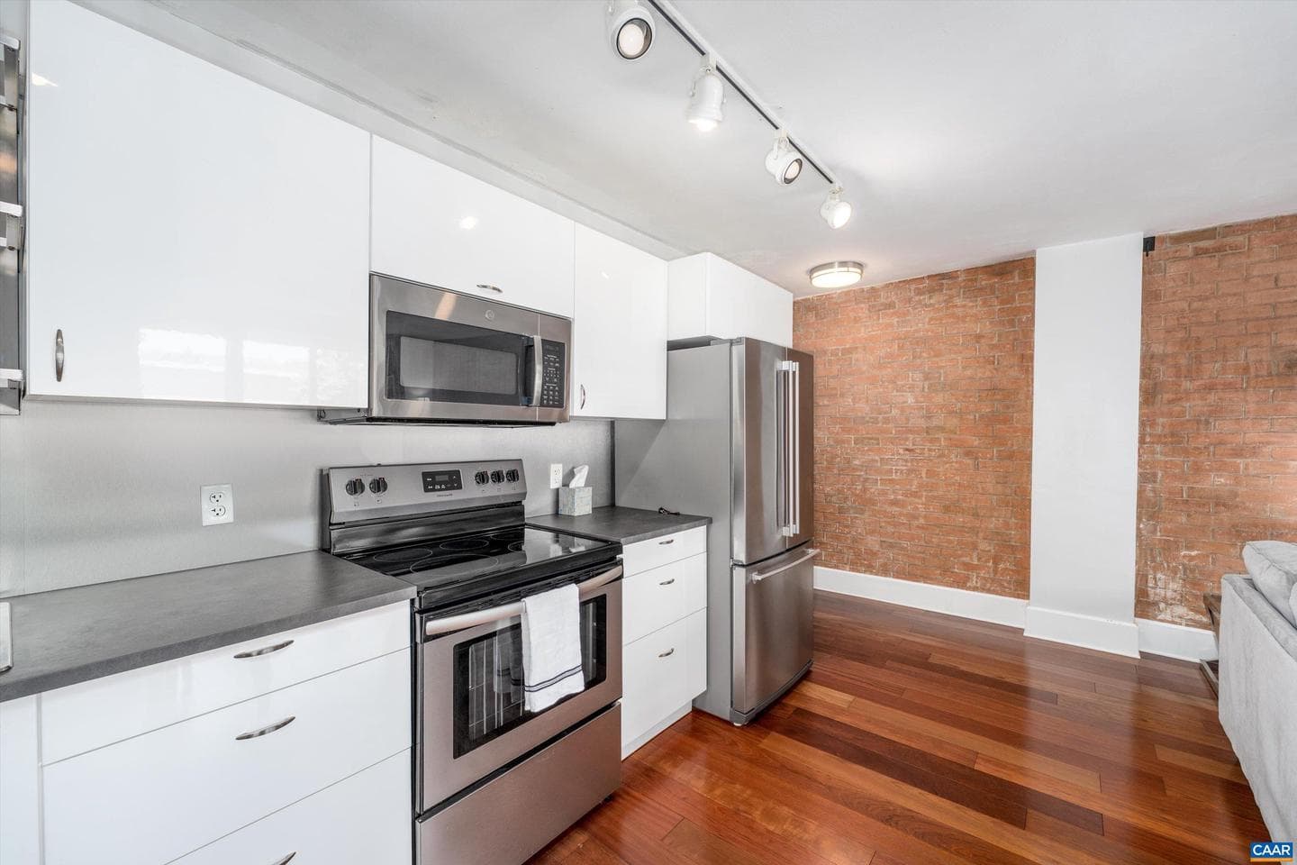 1800 Jefferson Park Ave #206 photo 17