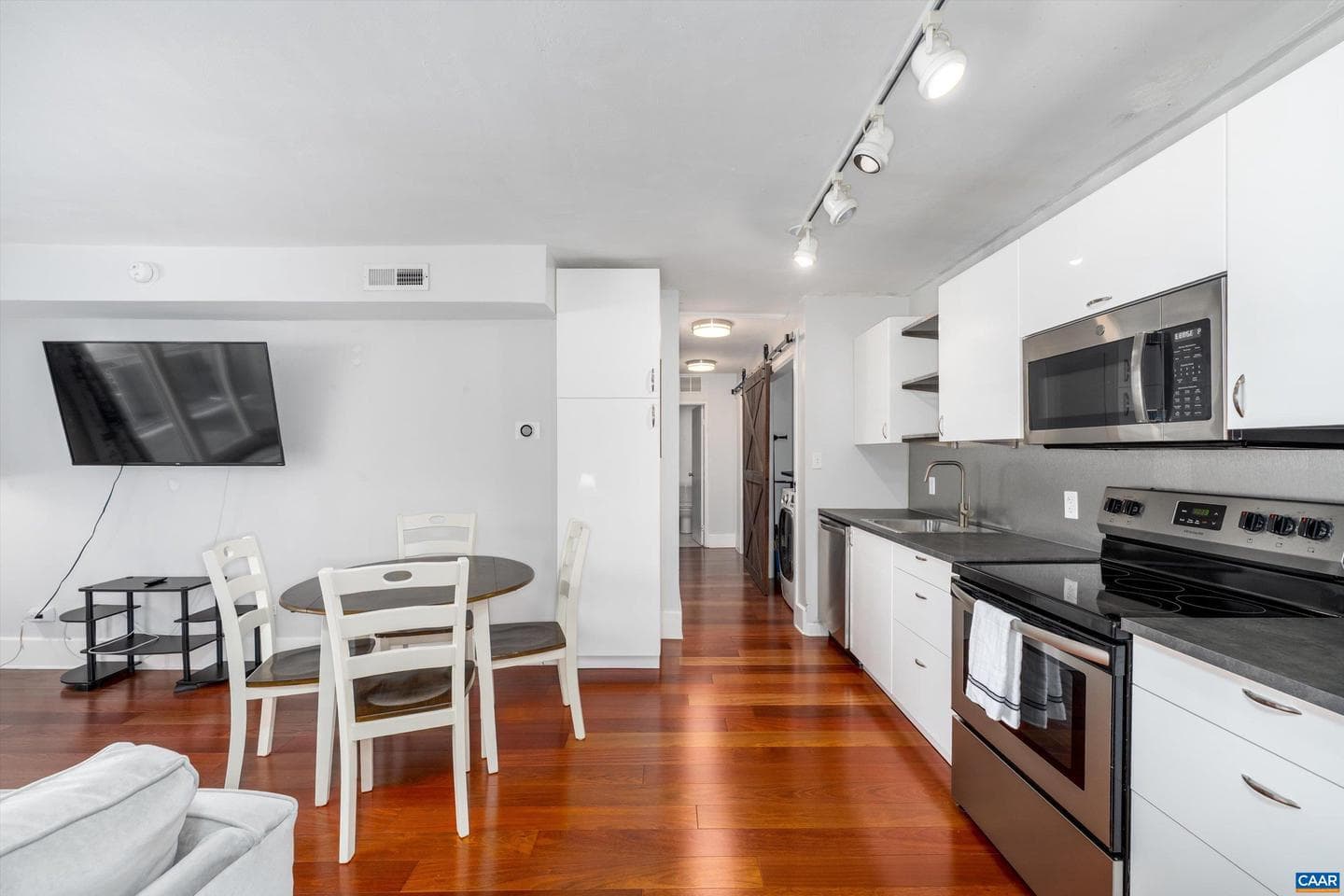 1800 Jefferson Park Ave #206 photo 18