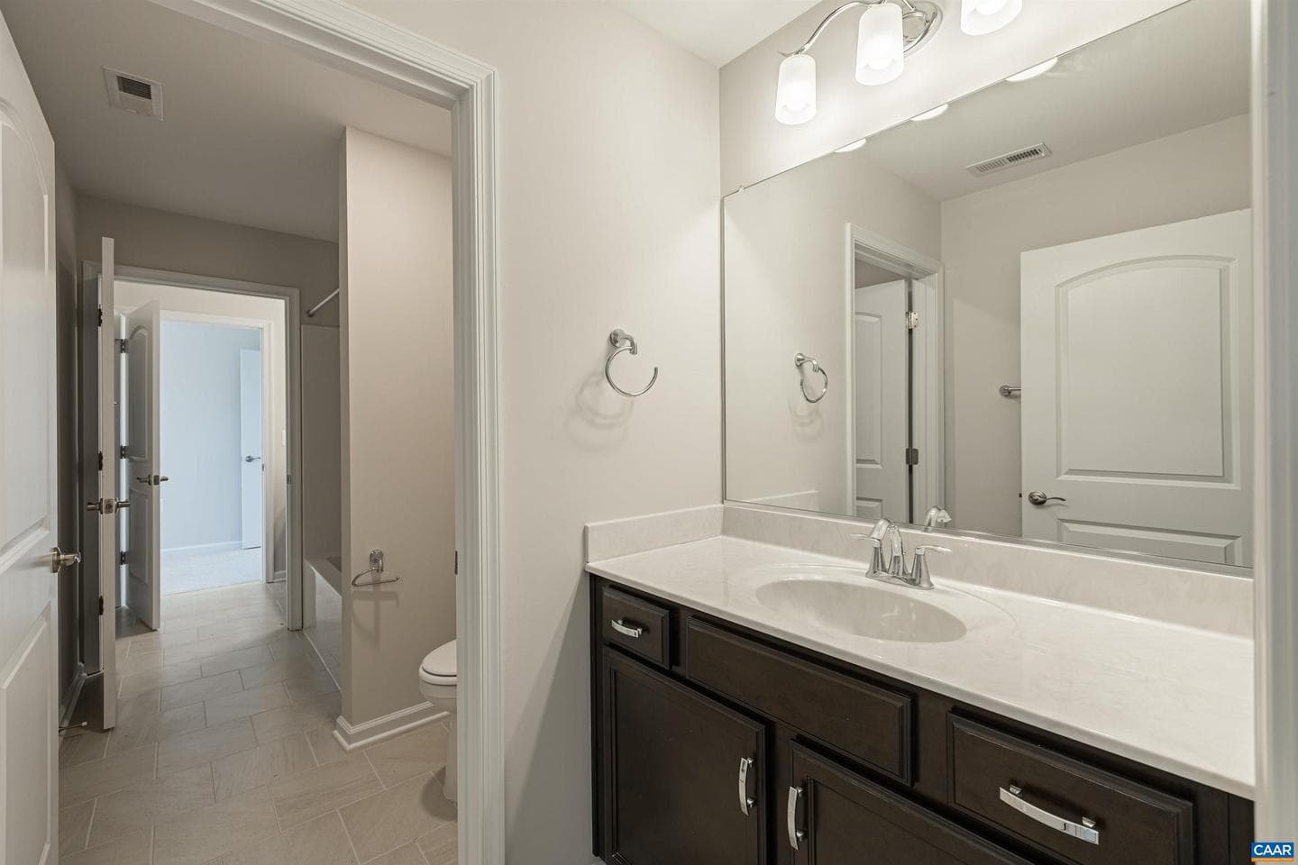 238 Winterberry Dr photo 35