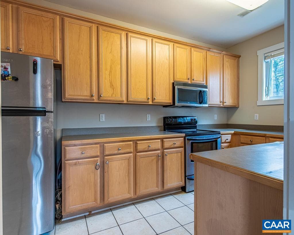270 Remington Pl photo 11