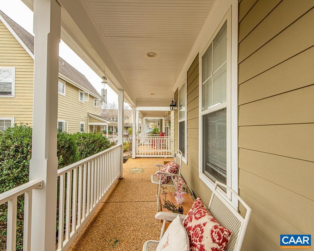 270 Remington Pl photo 3