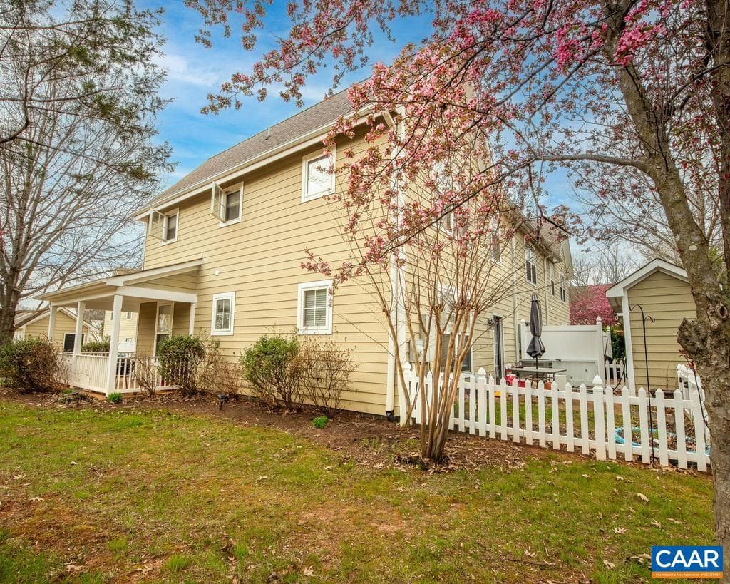 270 Remington Pl photo 6
