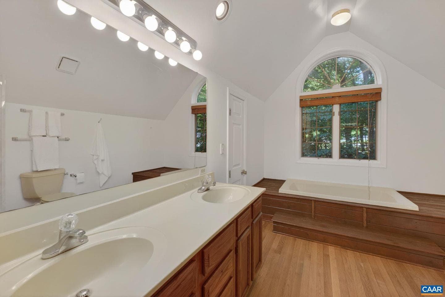 255 Homestead Ln photo 22