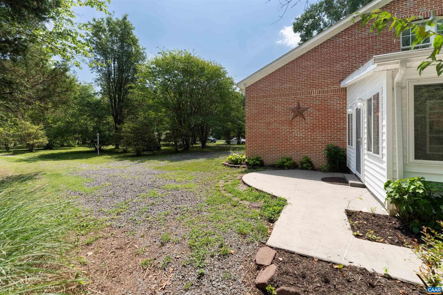 219 Duke St photo 25