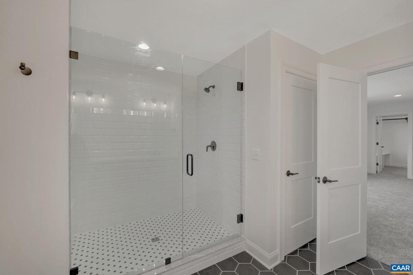 2534-4 Montgomery Ridge Rd photo 17