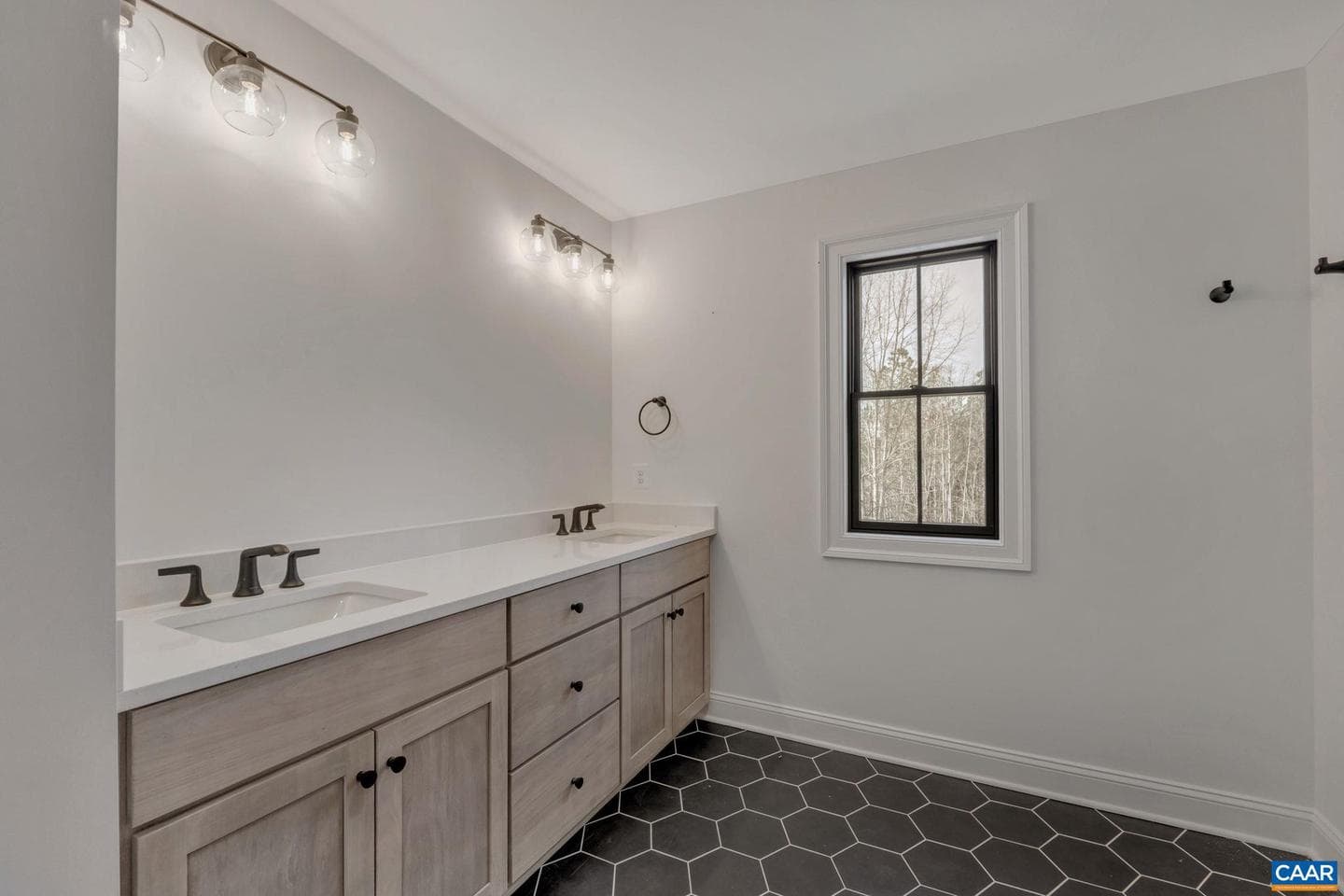 2534-4 Montgomery Ridge Rd photo 18