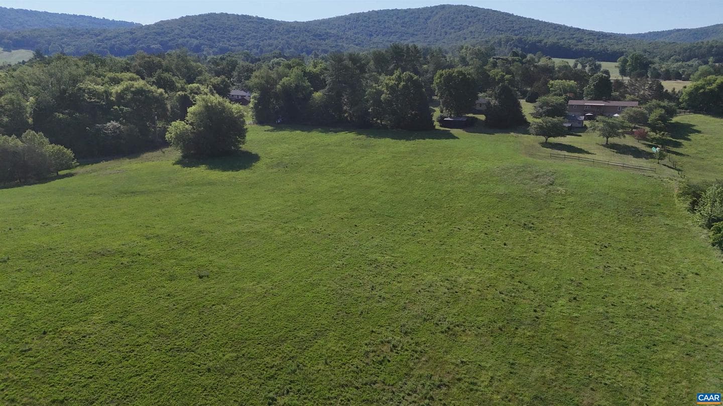 4480 Stony Point Rd photo 9