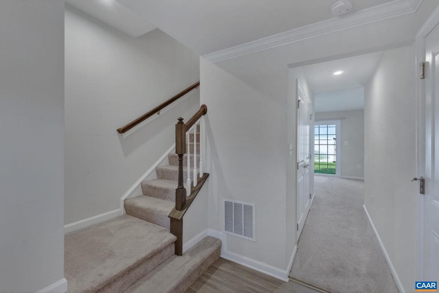 93 Virginia Ave photo 17
