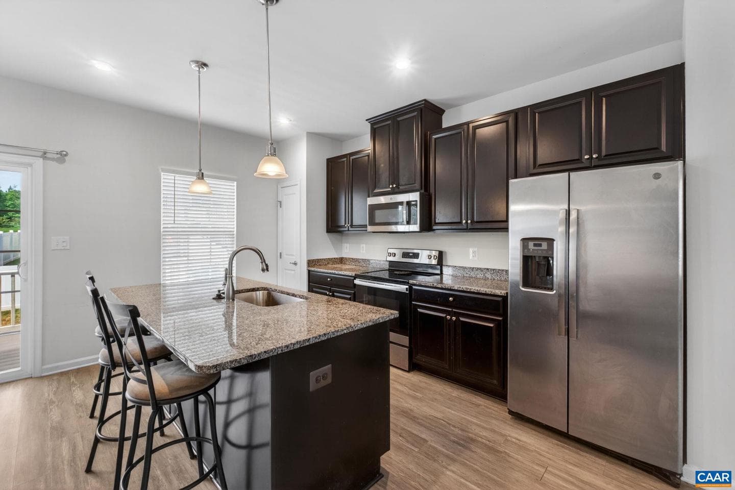 93 Virginia Ave photo 3