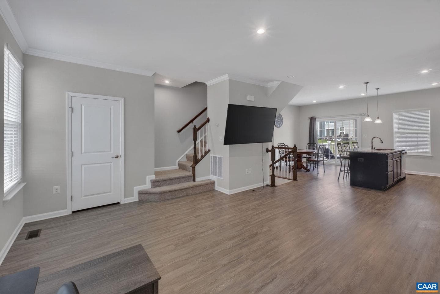 93 Virginia Ave photo 6