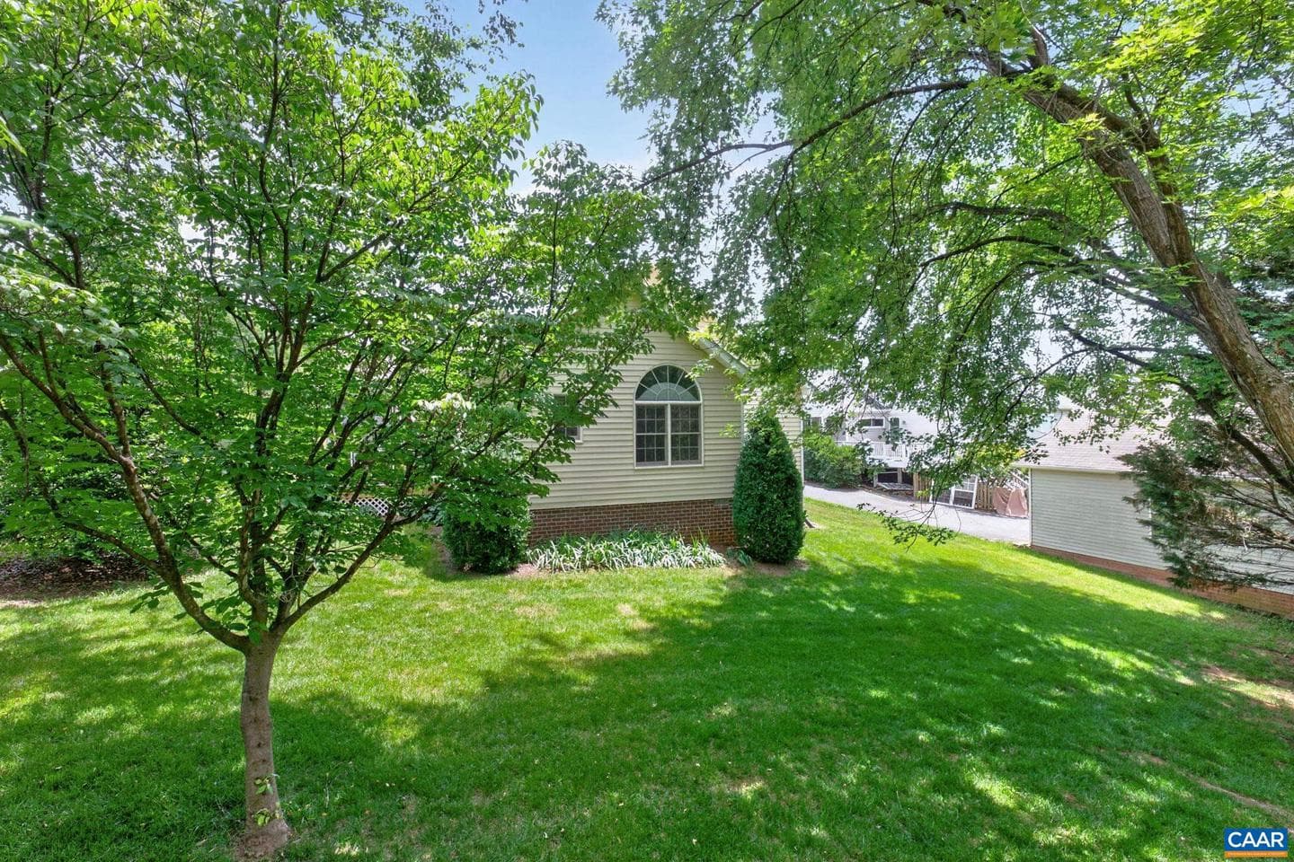 1064 Wintergreen Ln photo 41