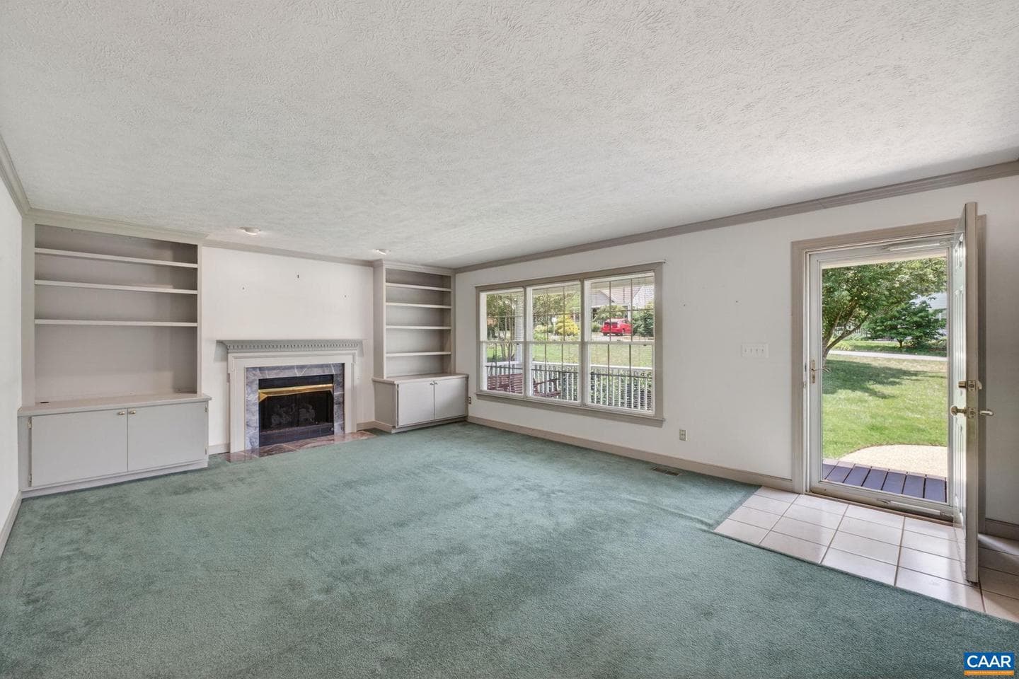 1064 Wintergreen Ln photo 6