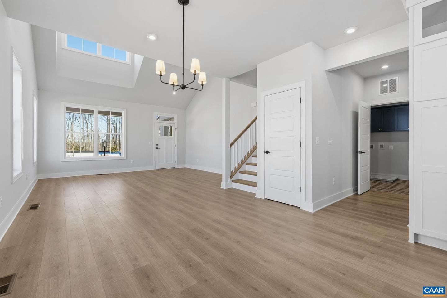 22e Wardell Crest photo 10