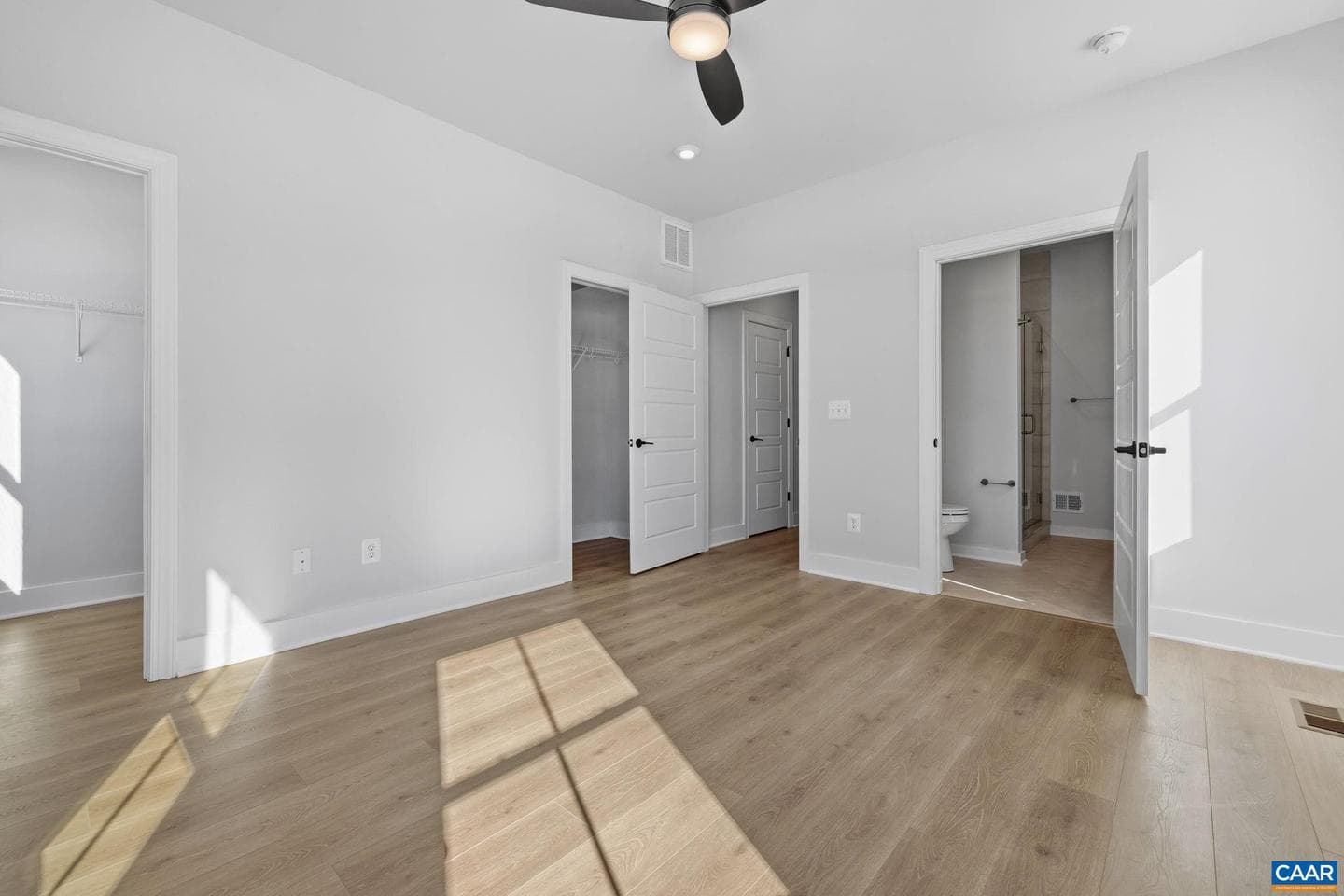 22e Wardell Crest photo 22