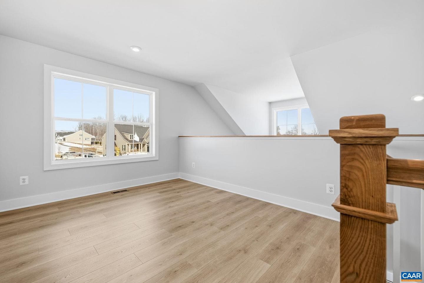 22e Wardell Crest photo 27