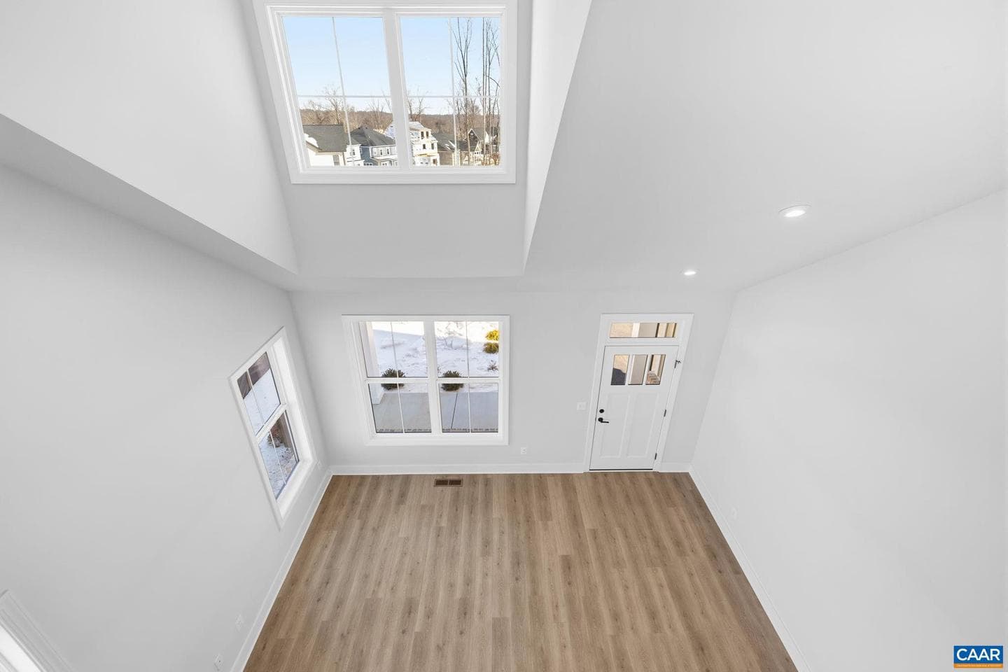 22e Wardell Crest photo 3