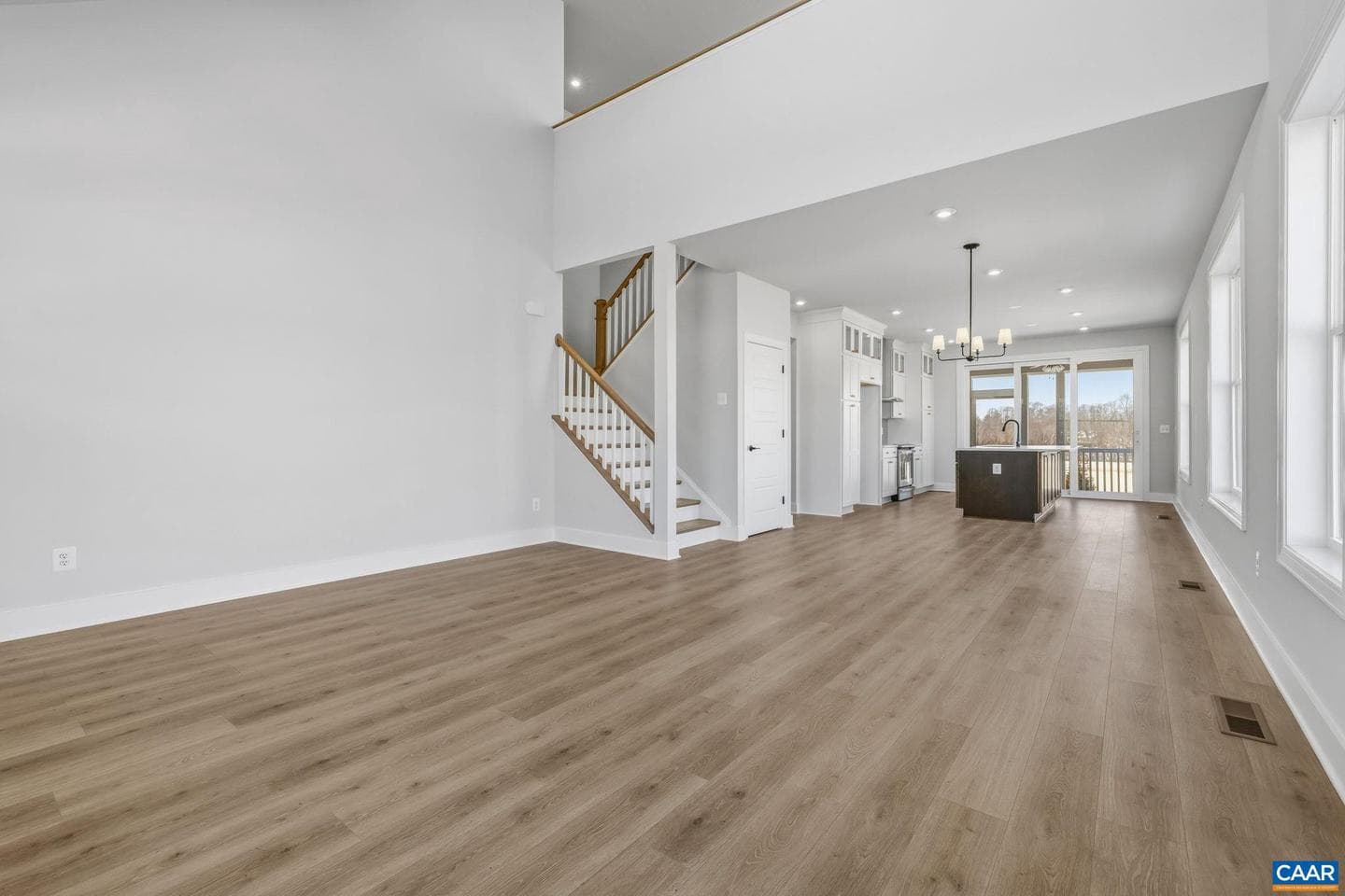 22e Wardell Crest photo 5